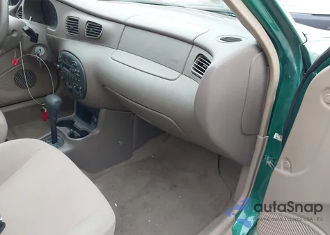 2002 Ford Escort z USA, uszkodzony, nr VIN 3FAFP13P52R162283